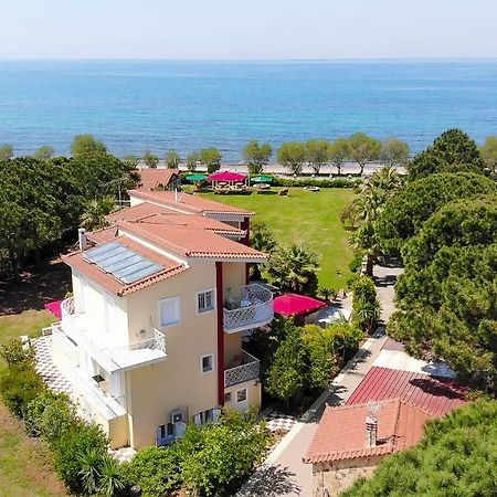 Irida Beach Resort Suites キパリシア エクステリア 写真