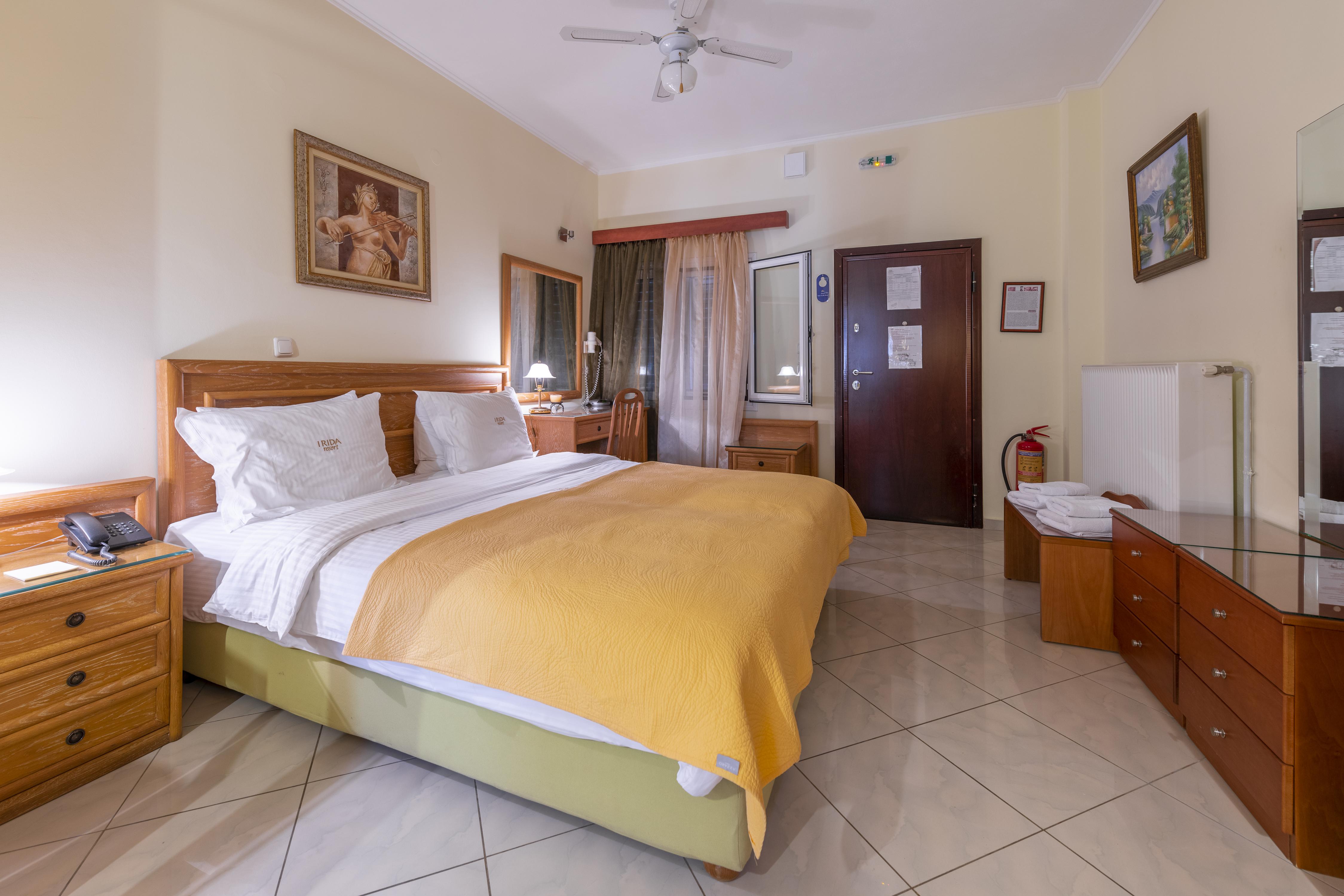 Irida Beach Resort Suites キパリシア エクステリア 写真