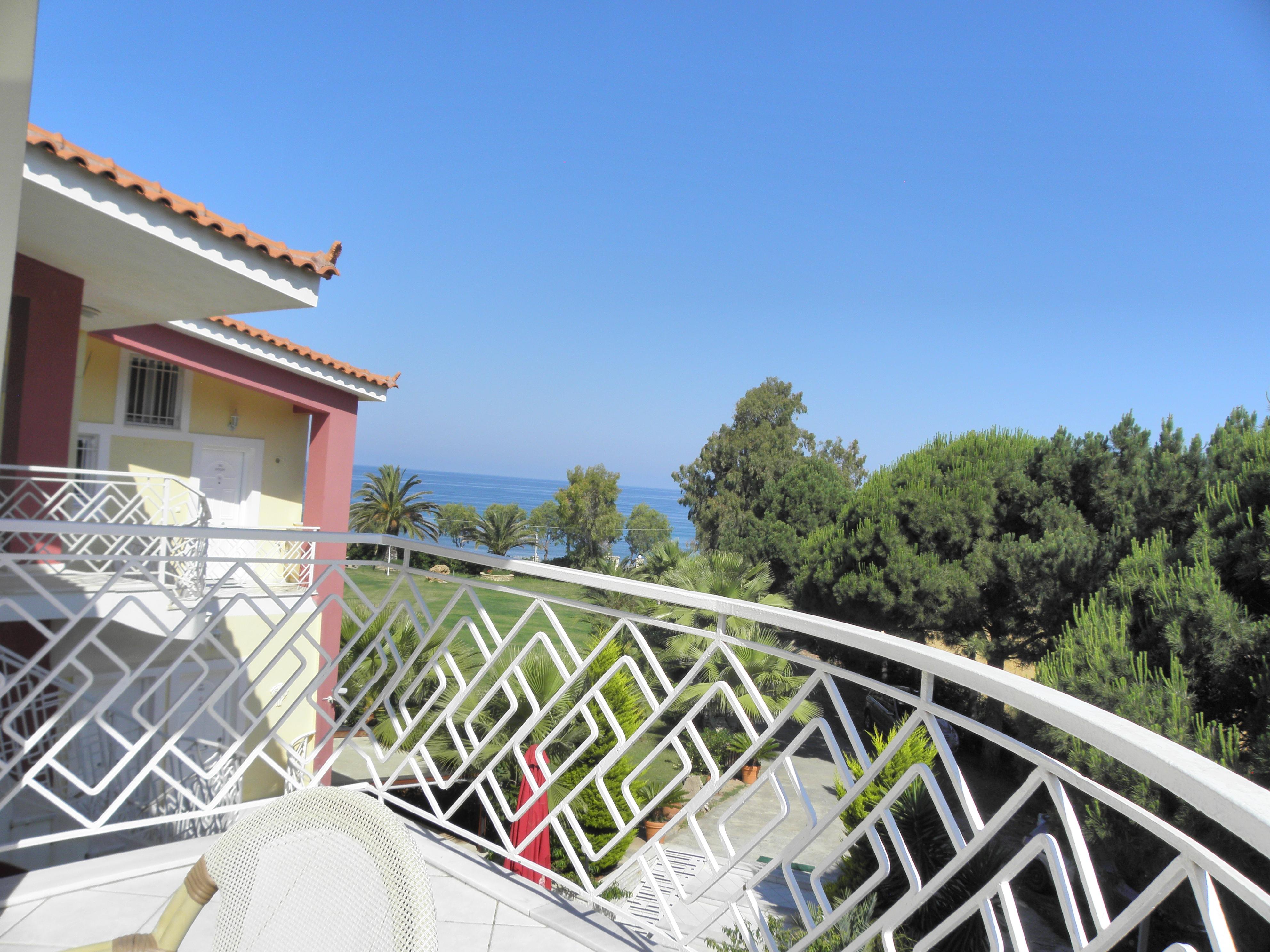 Irida Beach Resort Suites キパリシア エクステリア 写真