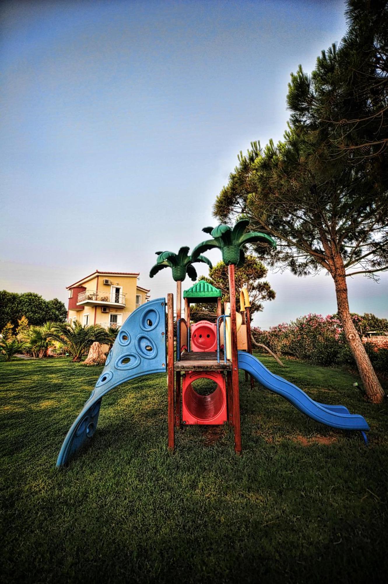 Irida Beach Resort Suites キパリシア エクステリア 写真