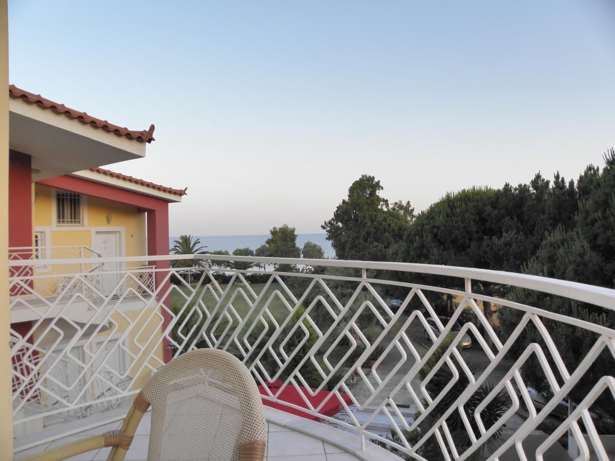 Irida Beach Resort Suites キパリシア エクステリア 写真