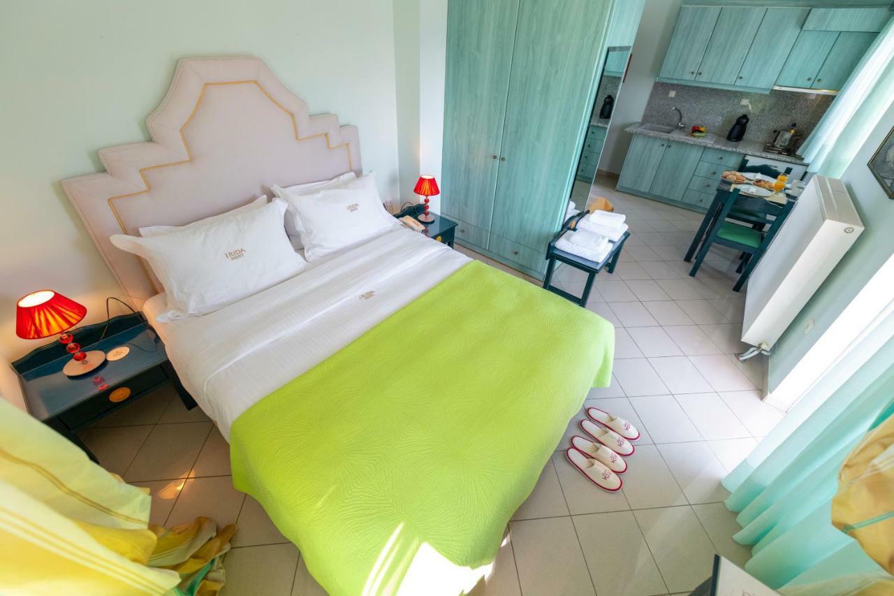 Irida Beach Resort Suites キパリシア エクステリア 写真